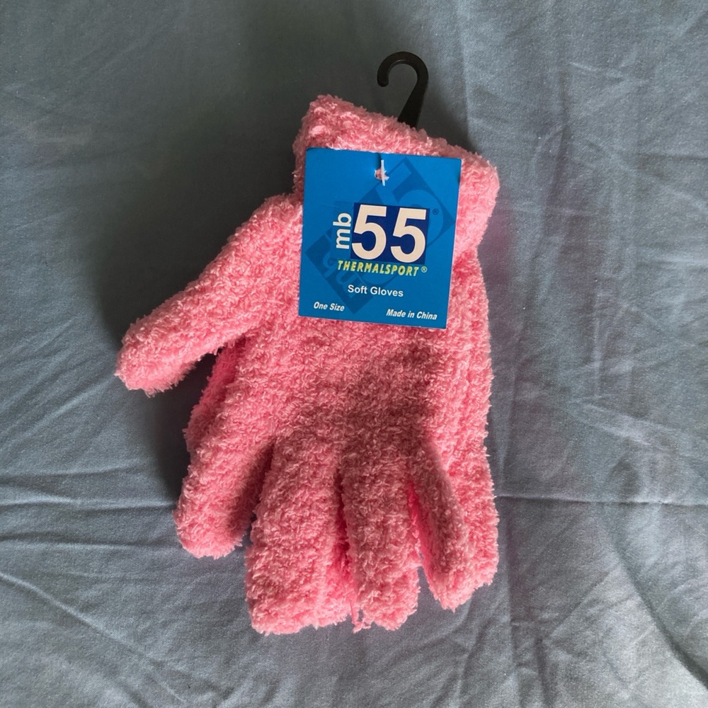 Thermalsport pink fuzzy gloves